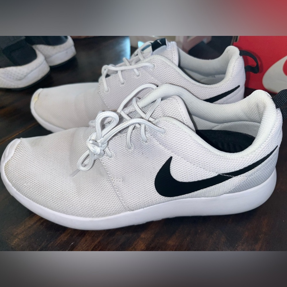 Nike Roshe sneakers